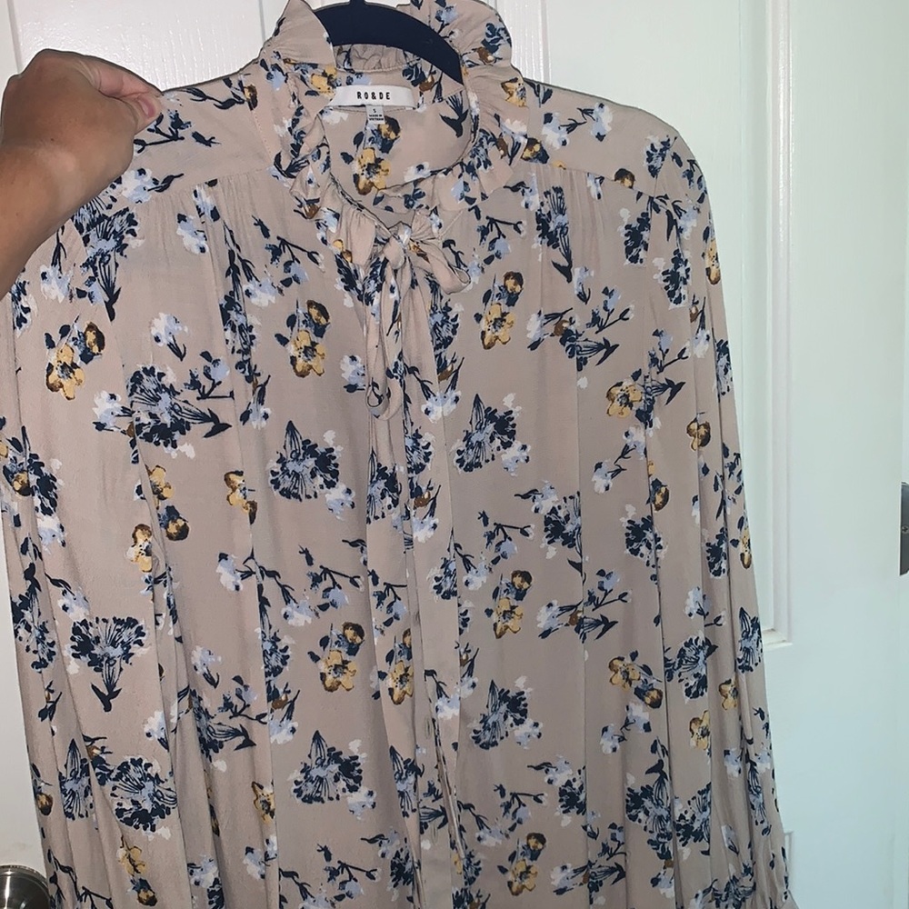 Long sleeve bow tie blouse